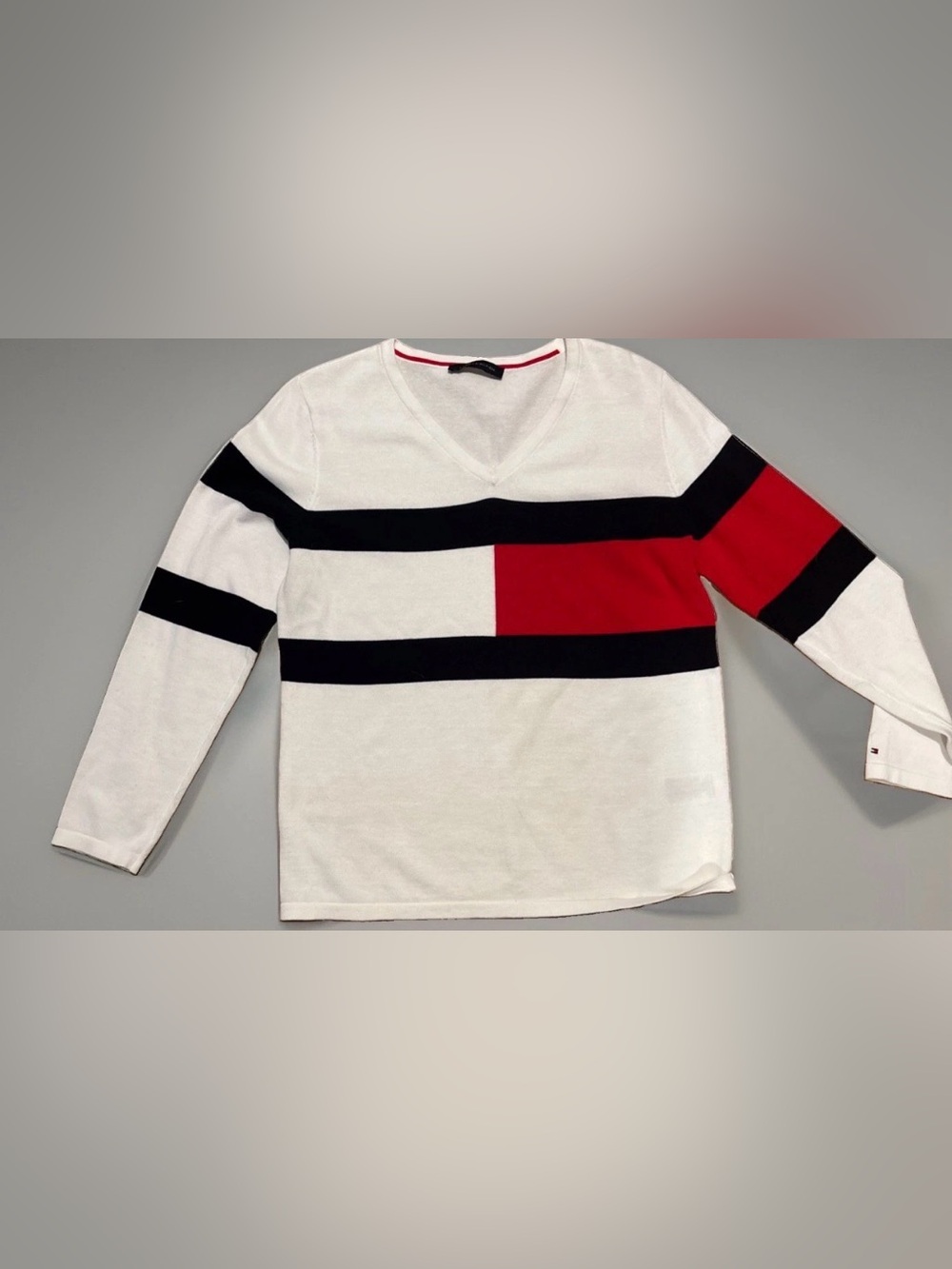 Tommy Hilfiger White Black Red Striped V-Neck Sweater Top